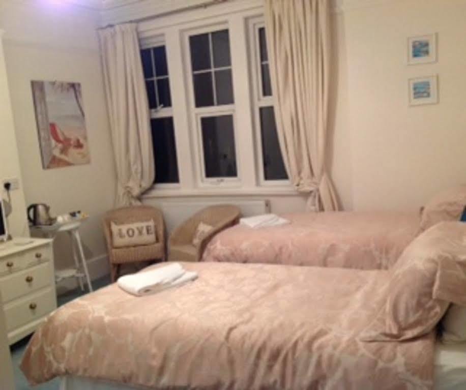 Bassets House 4*