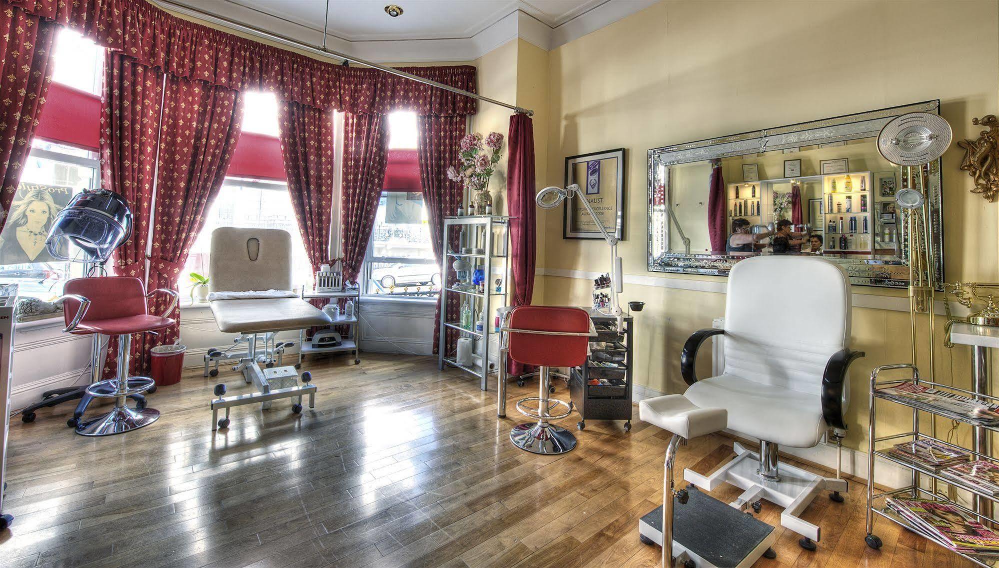 Hotel Albany Lions 3*