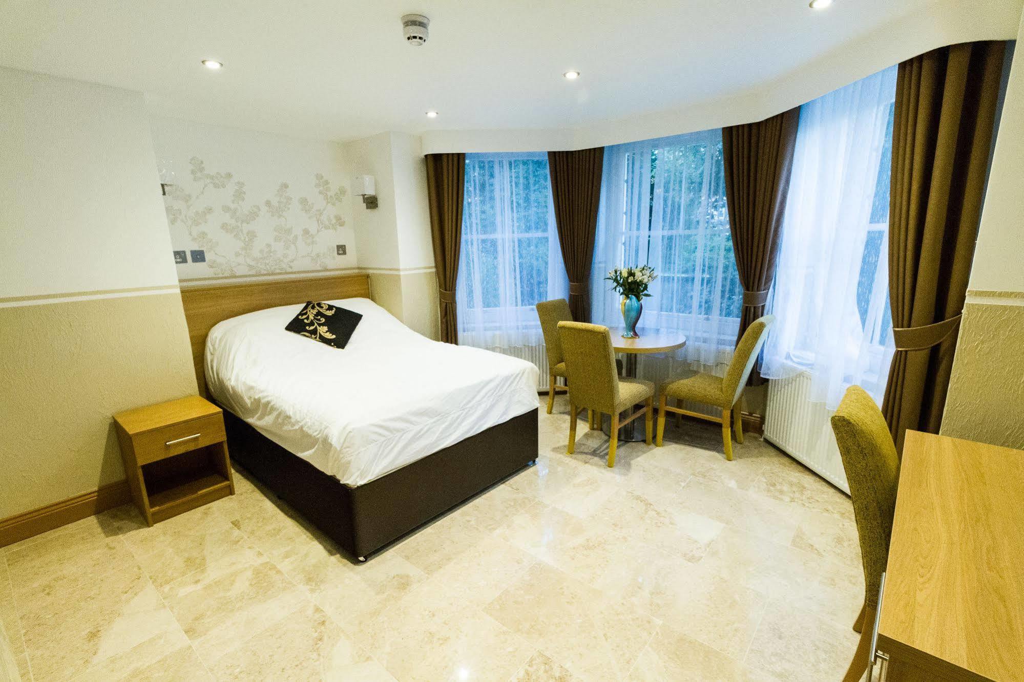 Congress Aparthotel 3*