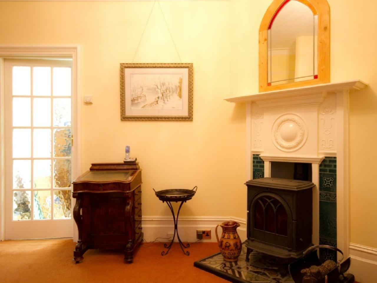 Arlington House *