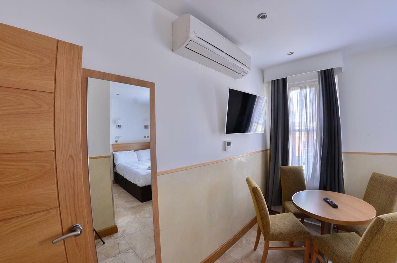Duke Aparthotel