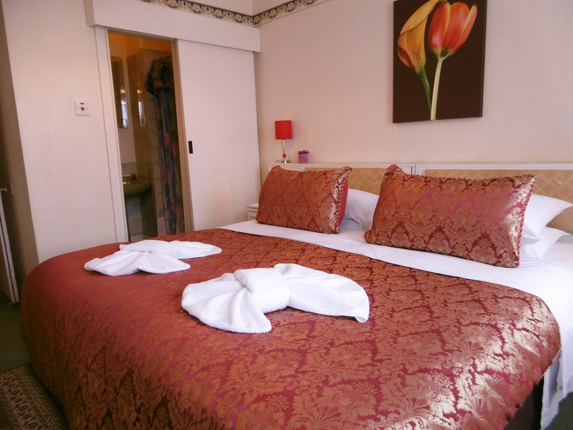 The Ellesmere Guest house 3*