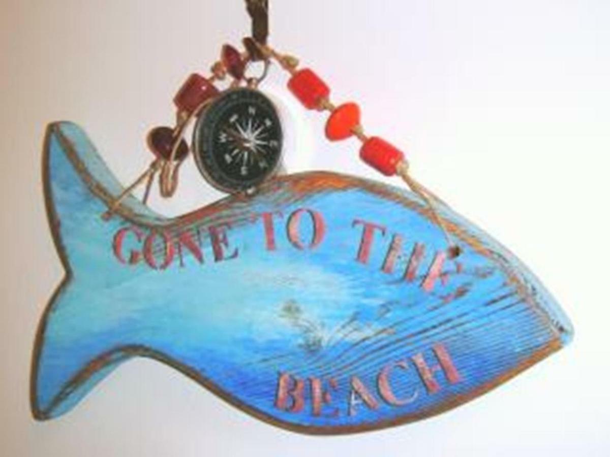 Spacious 3 Minutes To Beach Apartment *