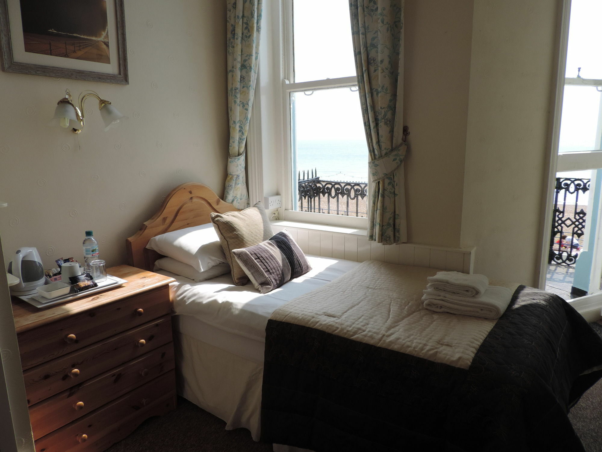 Front 3* Eastbourne