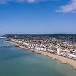 2 Bedroom Apartment Ground Floor Eastbourne Town Centre