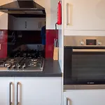 Entire 5 Bedroom Comfortable House In Eastbourne