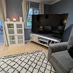 Modern 3B Eastbourne Retreat: Tranquil & Cozy Stay