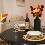Modern 1Bed Seaside Apartments, Walk To Beach,Town,Train - Eastbourne Gateway - Short And Long Stay
