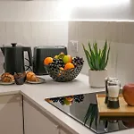 Modern 1Bed Seaside Apartments, Walk To Beach,Town,Train - Eastbourne Gateway - Short And Long Stay