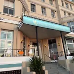 The Cumberland Hotel