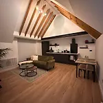 1 Bed-Sleeps 3-Patio-2 Min To Beach