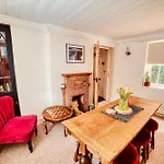 Charming Cottage 5 Min To Beach, Theatres & The South Downs
