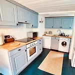 Charming Cottage 5 Min To Beach, Theatres & The South Downs