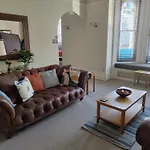 The Sheldon B&B - Free Private Parking