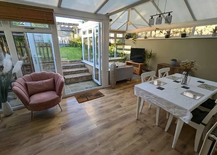 Modern 3B Eastbourne Retreat: Tranquil & Cozy Stay