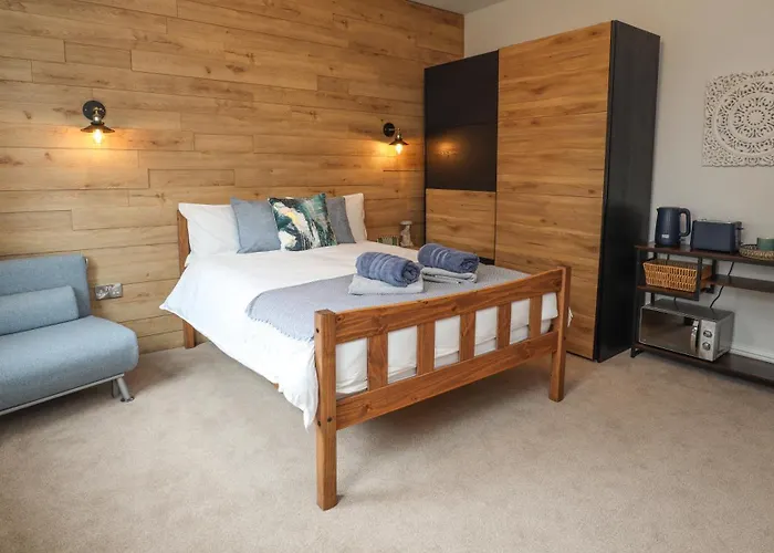 Aqua Nest Eastbourne - En-Suite, Free Parking, Kitchen