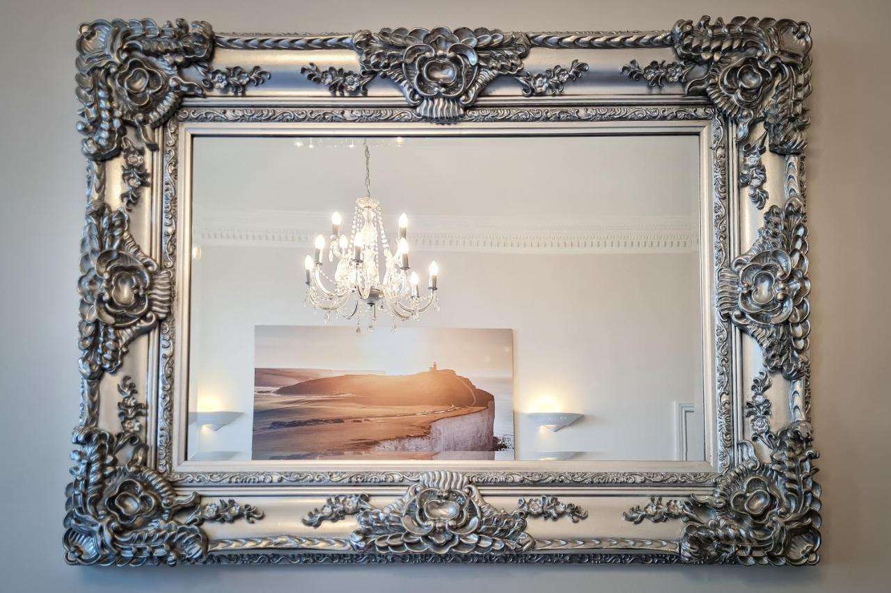 3 Queens Gardens Sea View Apartment Eastbourne