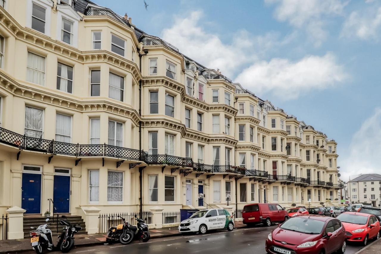 3 Queens Gardens Sea View Apartment