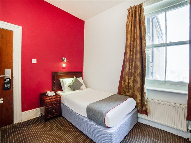 Hotel The 3*