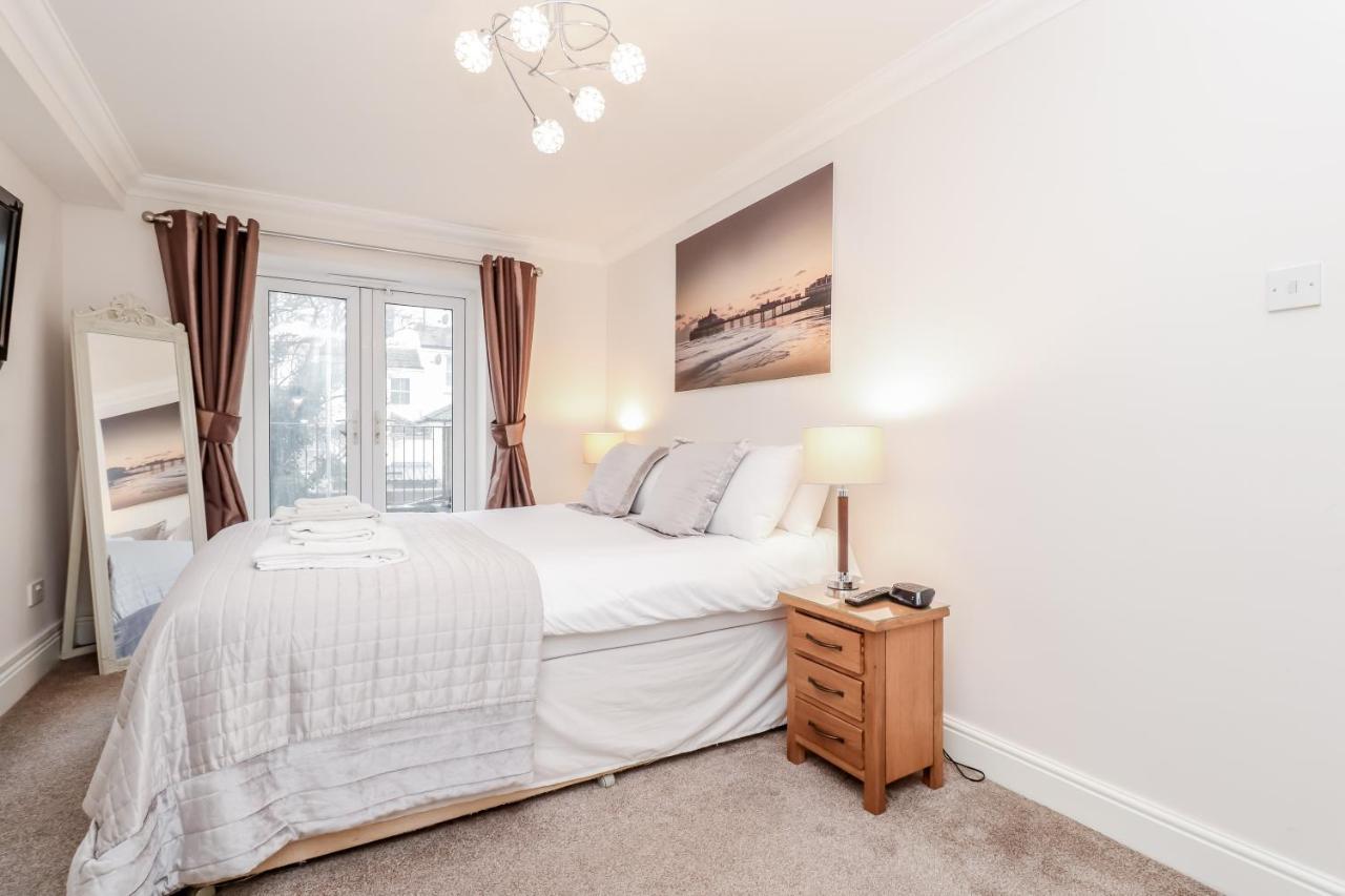 3 Queens Gardens Sea View Apartment