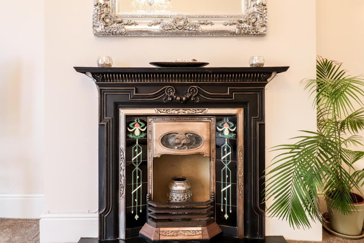 3 Queens Gardens Sea View Apartment Eastbourne