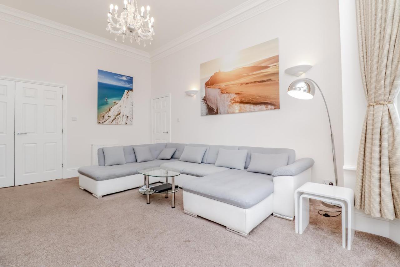 Apartment 3 Queens Gardens Sea View Eastbourne
