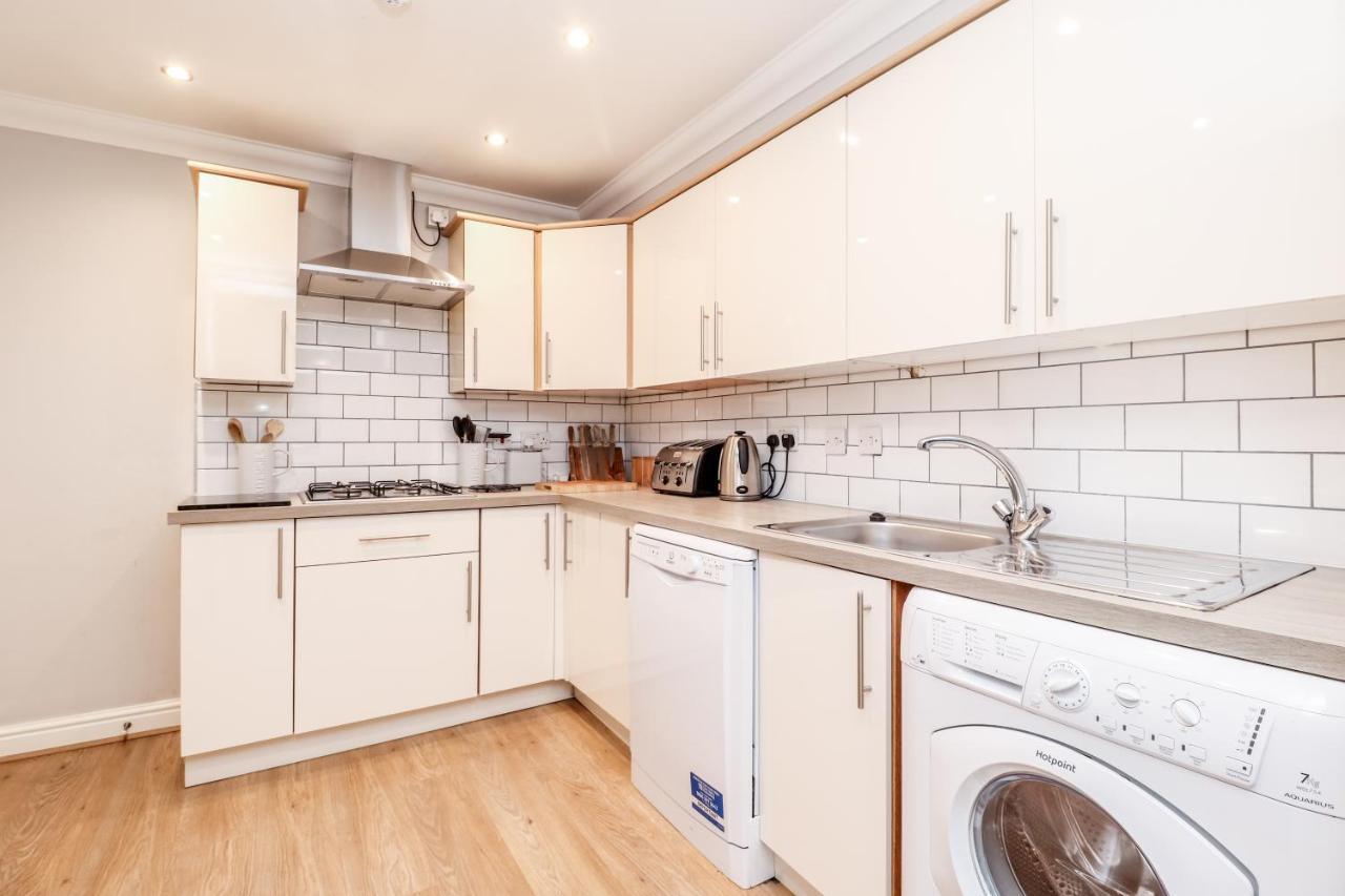 3 Queens Gardens Sea View Apartment Eastbourne