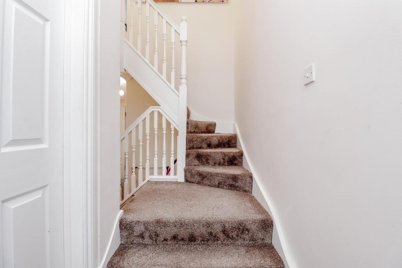 Apartment 3 Queens Gardens Sea View Eastbourne