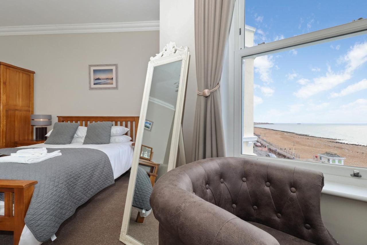Front Guest house 3*