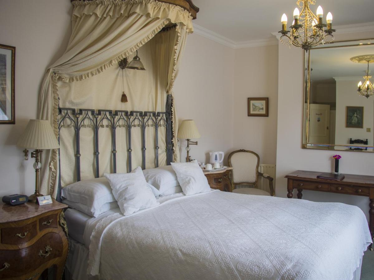 Guest house & Victoria