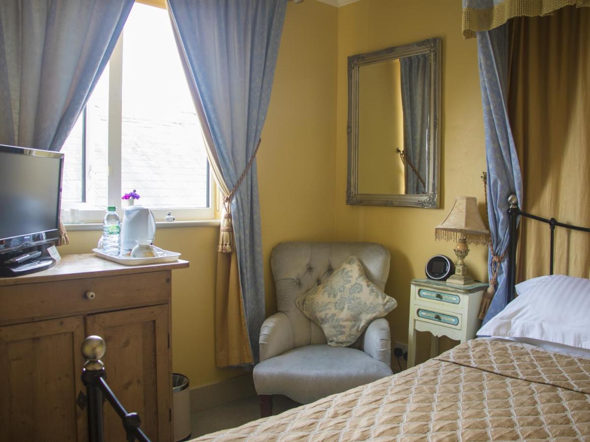Guest house & Victoria