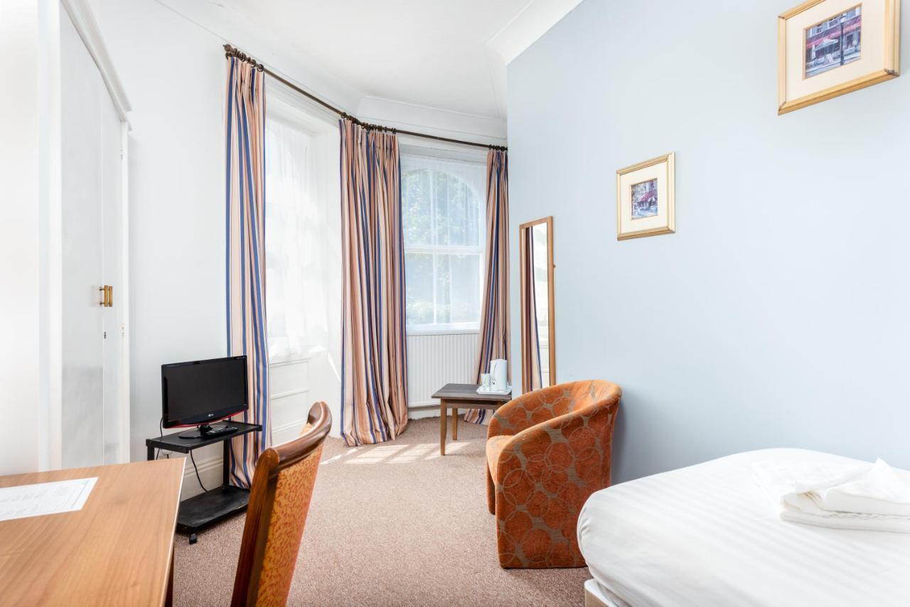 Imperial 3* Eastbourne