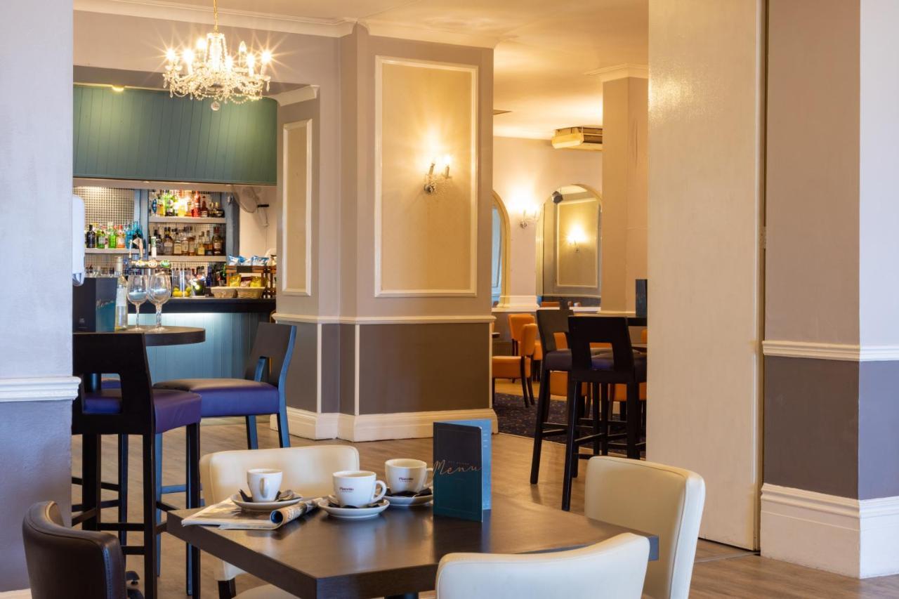 The Burlington 3*