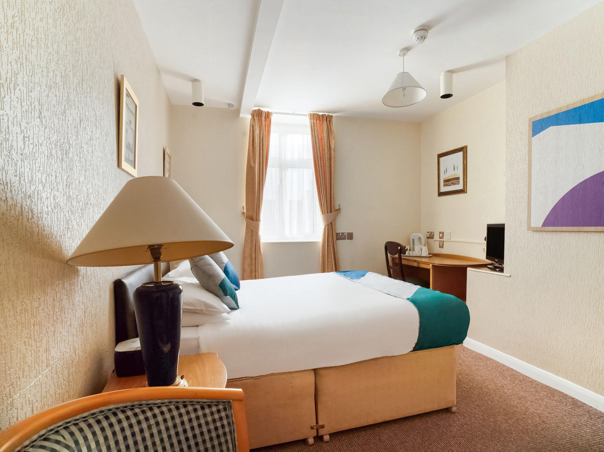 Oyo The Palm Court 2*