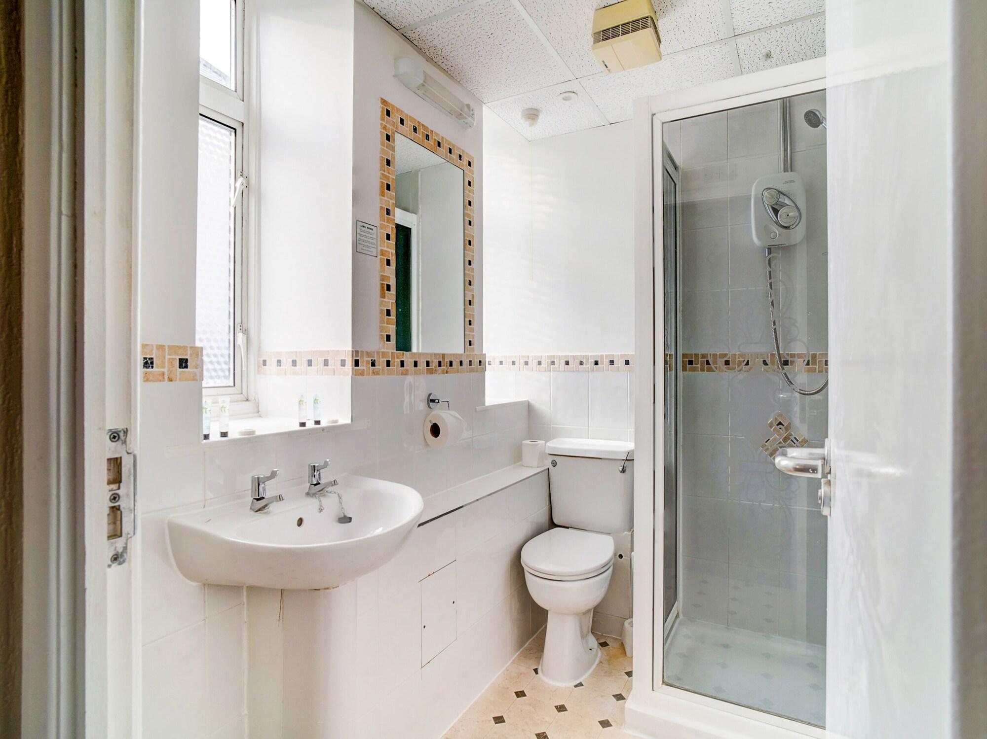 Oyo The Palm Court Hotel Eastbourne