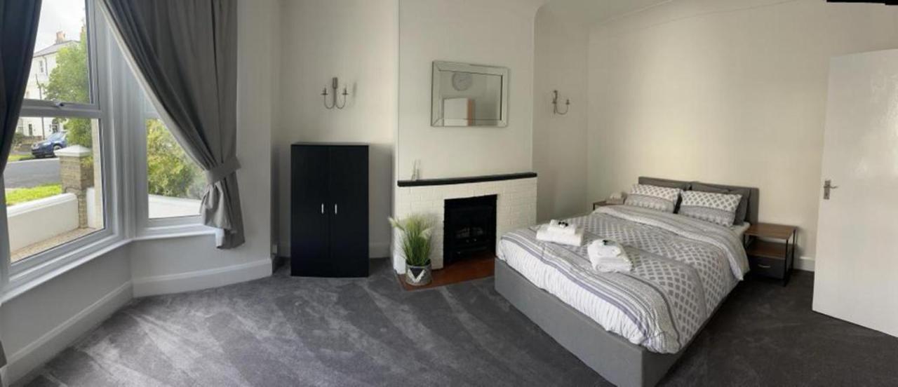 Impeccable 2-bed In Eastbourne