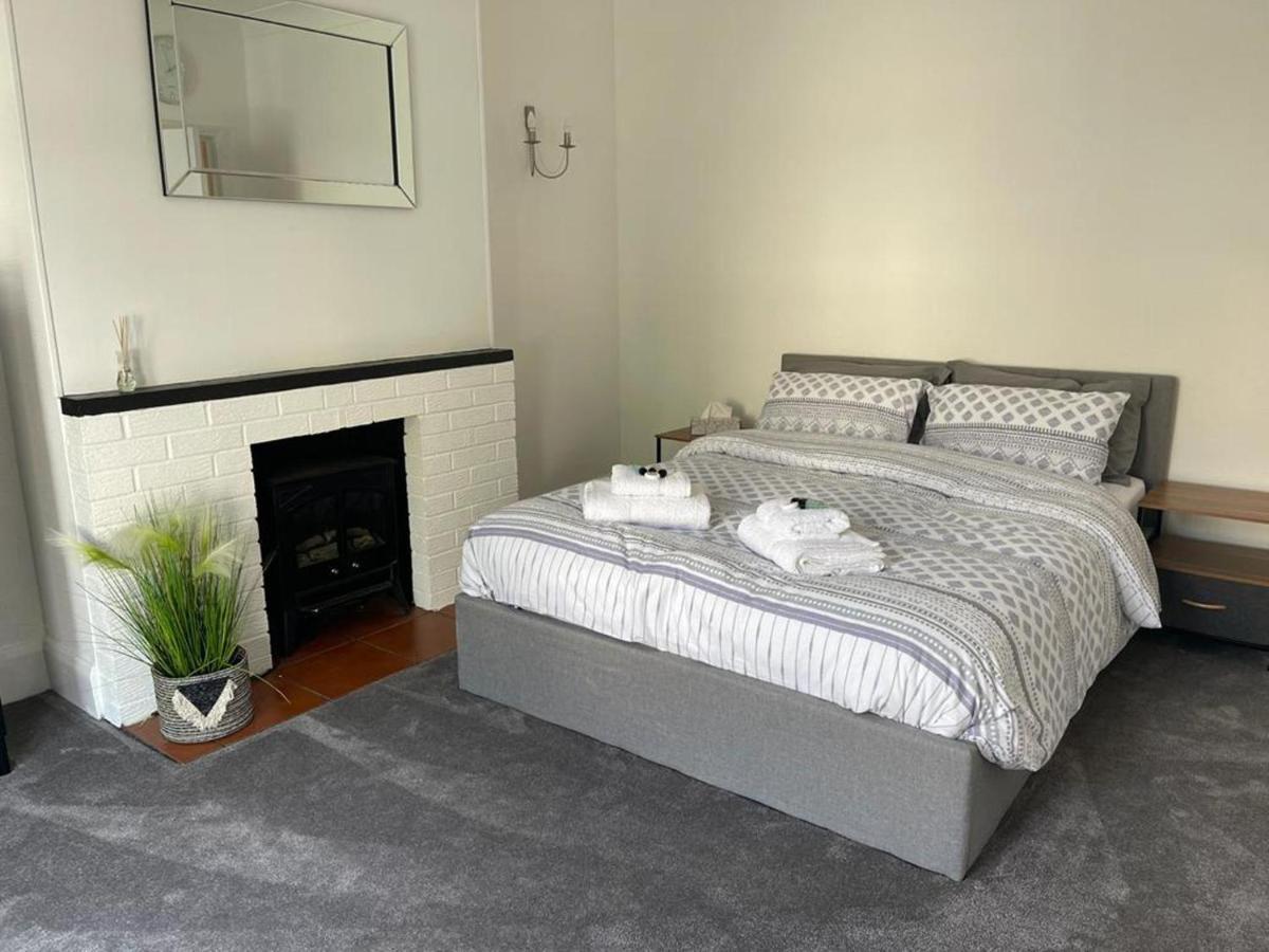 Impeccable 2-bed In * Eastbourne