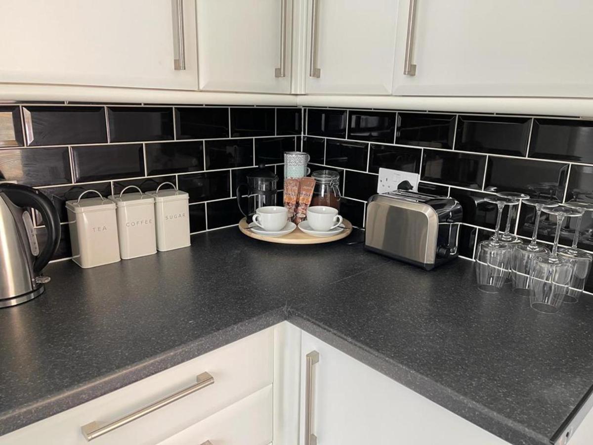 Impeccable 2-bed In * Eastbourne