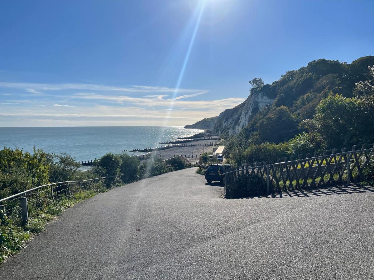 Impeccable 2-bed In * Eastbourne