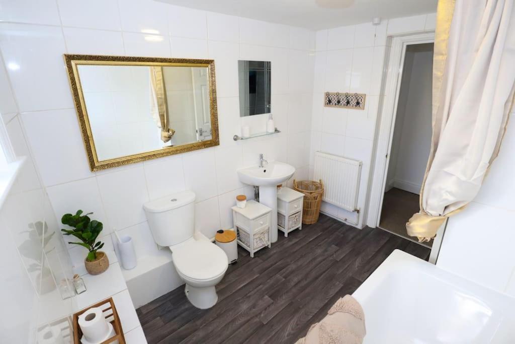 New Sunset Square 2 Bed Apartment, Long Welcome Apartment Eastbourne