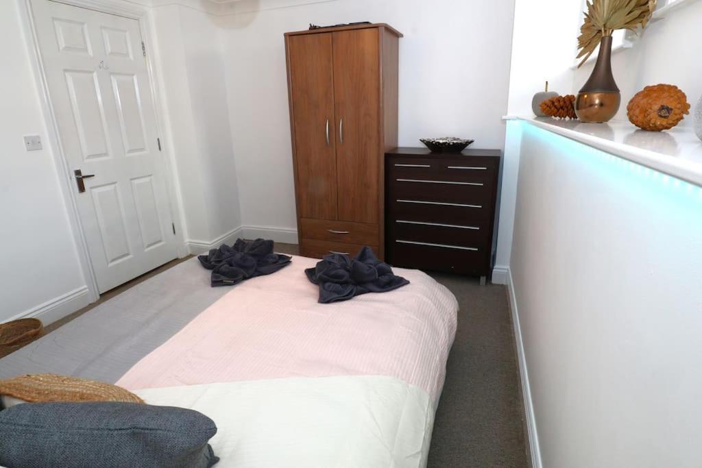 New Sunset Square 2 Bed Apartment, Long Welcome Apartment Eastbourne