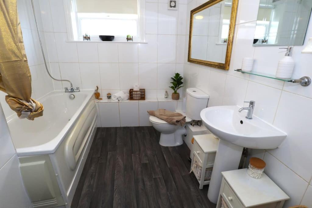 Apartment New Sunset Square 2 Bed Apartment, Long Welcome