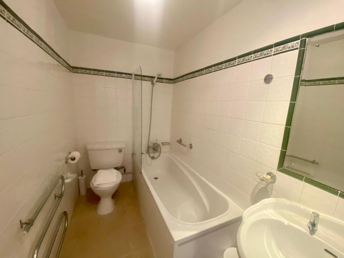 Hotel Oyo Diamond 3*