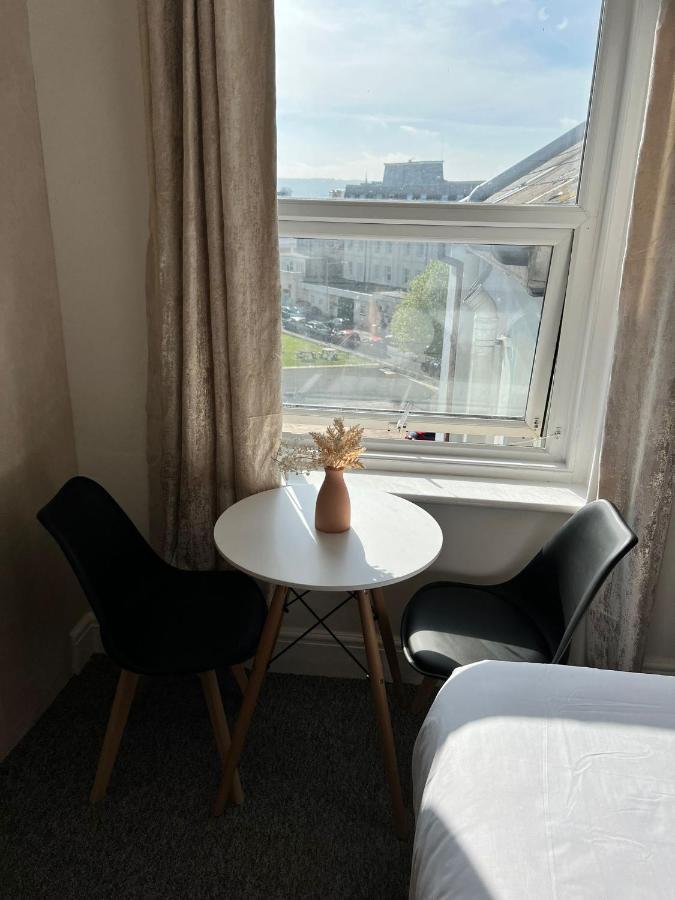 Oyo Marine Parade Hotel, Pier 2* Eastbourne