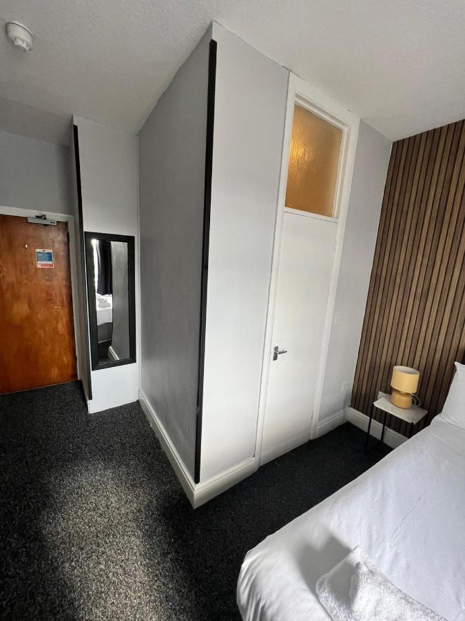 Hotel Oyo Marine Parade Hotel, Pier 2*