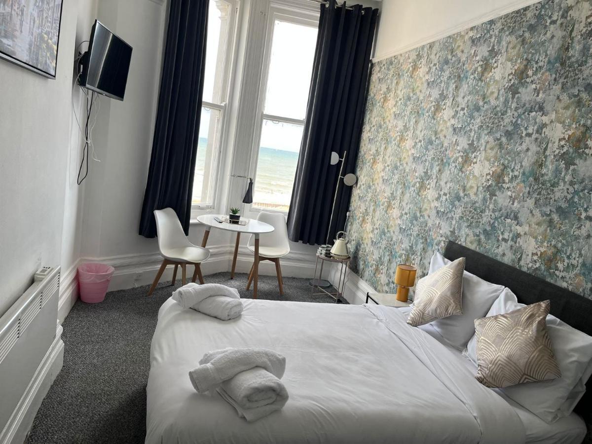 Oyo Marine Parade Hotel, Pier 2* Eastbourne