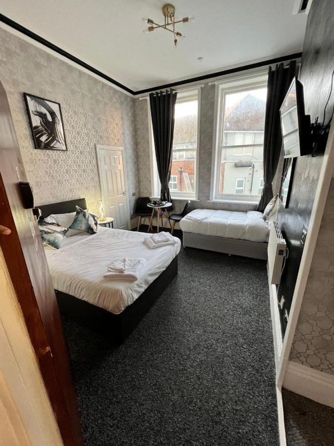 Oyo Marine Parade Hotel, Pier Hotel 2*