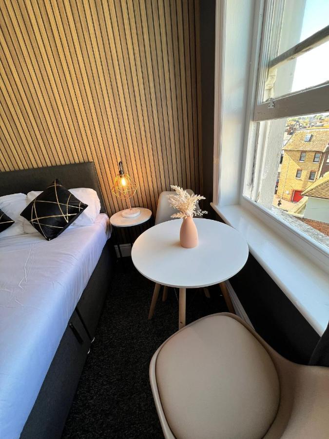 Oyo Marine Parade Hotel, Pier Hotel Eastbourne