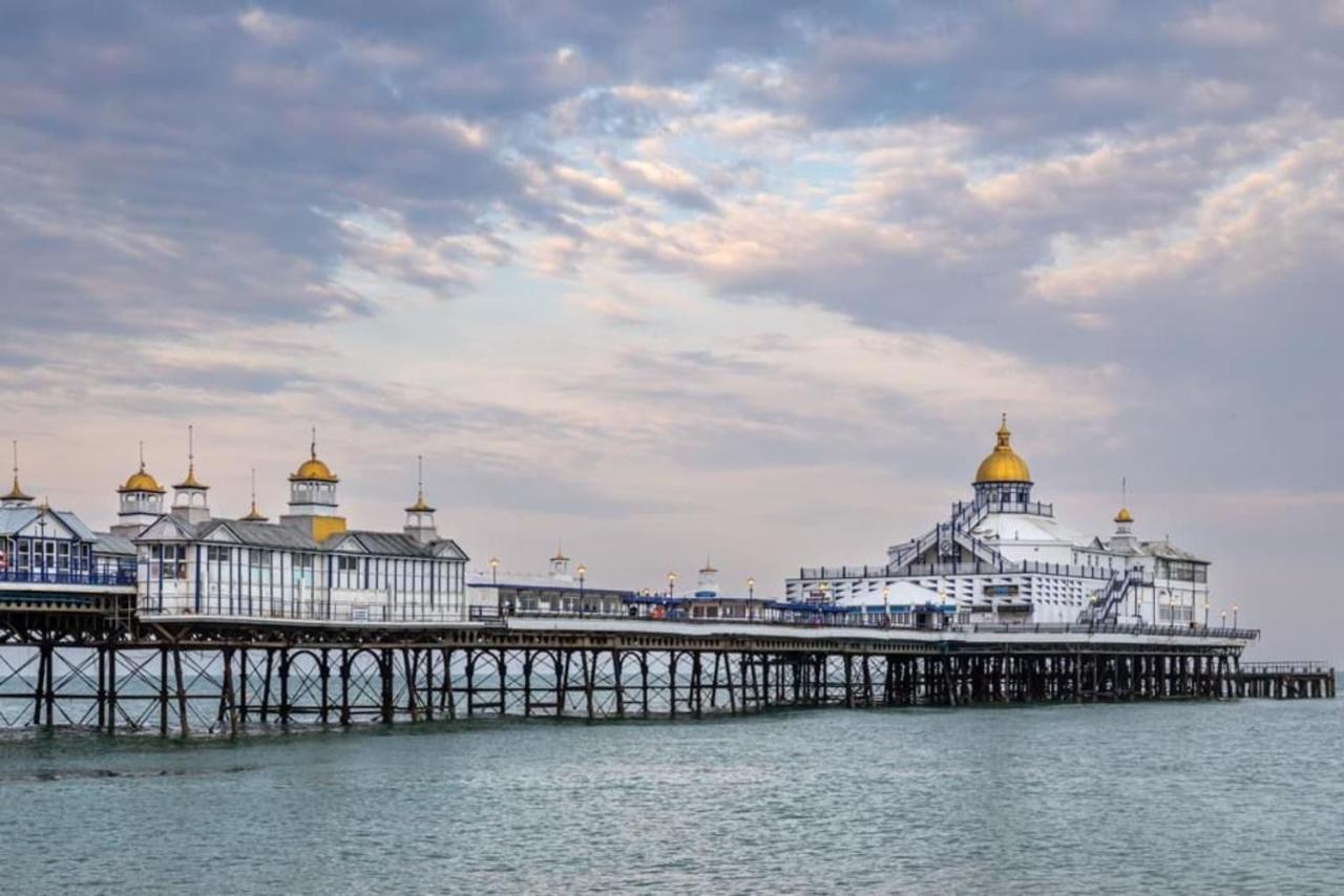 Oyo Marine Parade Hotel, Pier Hotel 2*
