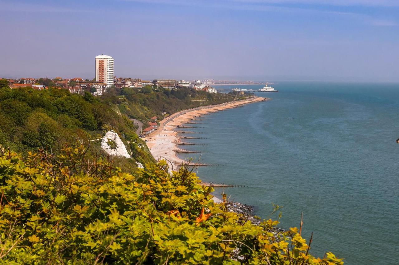 Seafront House With Balcony * Eastbourne